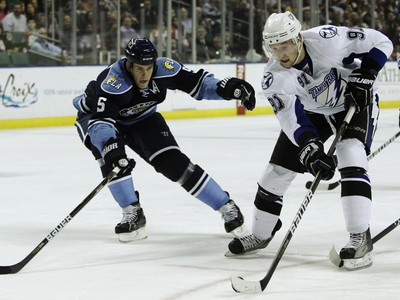 Steven Stamkos (vpravo)