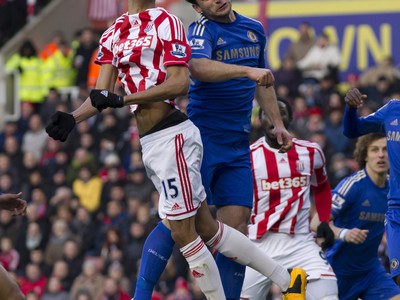 Steven Nzonzi a Branislav Ivanović