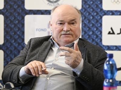 Na snímke predseda Slovenského stolnotenisového zväzu Anton Hamran počas tlačovej konferencie SSTZ k Majstrovstvám sveta družstiev a k organizovaniu turnaja WTT Feeder Senec 2026