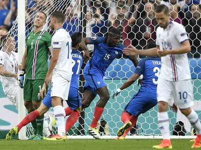 Paul Pogba dáva gól Francúzska