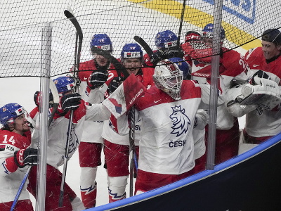 Českí hokejisti sa tešia z výhry 3:2 nad obhajcami titulu z Kanady
