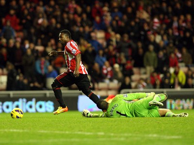  Stephane Sessegnon a Adam Federici