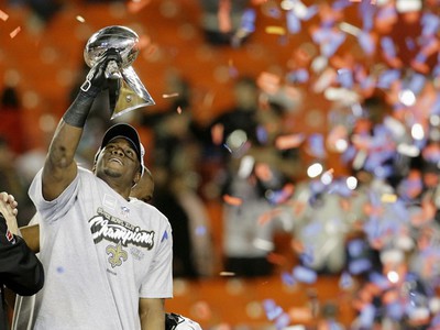 New Orleans Saints running back Reggie Bush sa raduje z víťazstva Super Bowlu