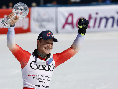 Švajčiarsky lyžiar Marco Odermatt získal malý glóbus za super-G