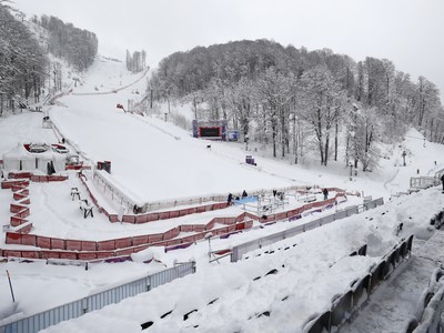 Organizátori podujatia Svetového pohára alpských lyžiarok v ruskom stredisku Roza Chutor zrušili sobotňajší super-G žien.