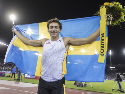Švédsky ultratalent Armand Duplantis sa raduje z víťazstva na Diamantovej lige