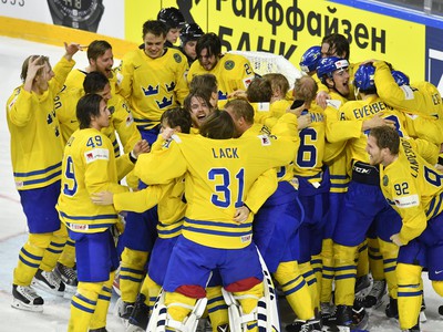 Radosť švédskych hokejistov z titulu majstrov sveta