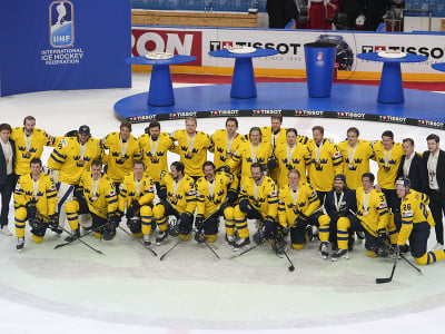 Švédi oslavujú zisk bronzovej medaily na MS v hokeji 2024