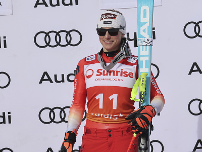 Lara Gutová-Behramiová na pódiu po víťazných pretekoch zjazdu Svetového pohára v Crans Montane