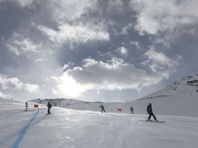 Na snímke svah vo švajčiarskom lyžiarskom stredisku Zermatt v nedeľu 19. novembra 2023