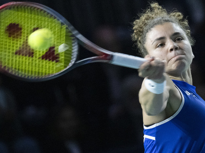 Talianska tenistka Jasmine Paoliniová v druhom finálovom súboji Pohára Billie Jean Kingovej
