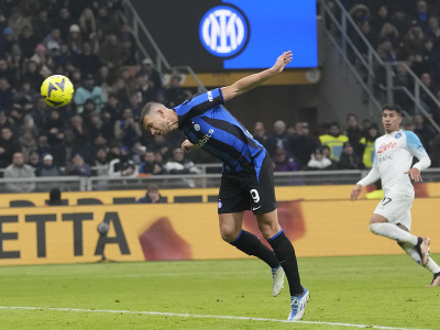 Edin Džeko dáva vedúci gól Interu