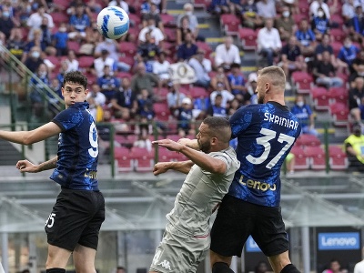 Milan Škriniar (37) dáva úvodný gól Interu