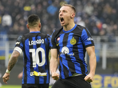Davide Frattesi a Lautaro Martínez oslavujú gól Interu