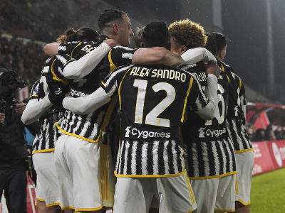 Futbalisti Juventusu Turín sa radujú z gólu Adriena Rabiota