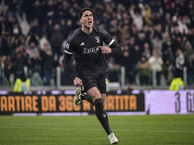 Dušan Vlahovič oslavuje vedúci gól Juventusu