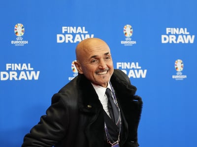 Tréner Talianska Luciano Spalletti pred žrebom skupín EURO 2024