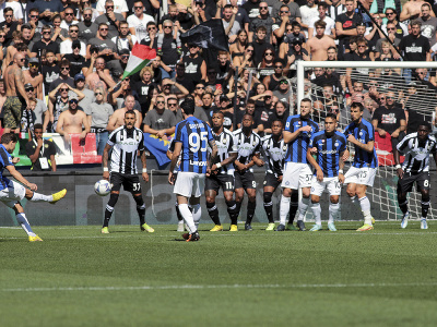 Nicolo Barella strieľa vedúci gól Interu