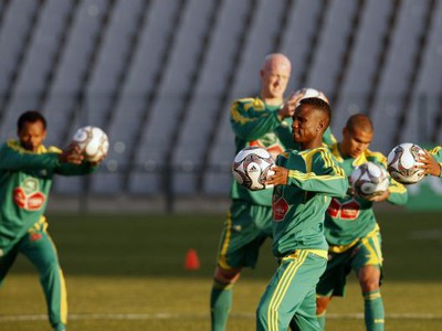 Teko Modise, JAR, 25. júna 2009
