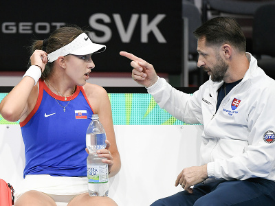 Na snímke slovenská tenistka Renáta Jamrichová a nehrajúci kapitán Slovenska Matej Lipták