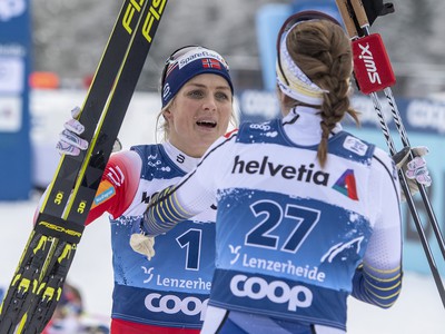 Therese Johaugová a Ebba Anderssonová