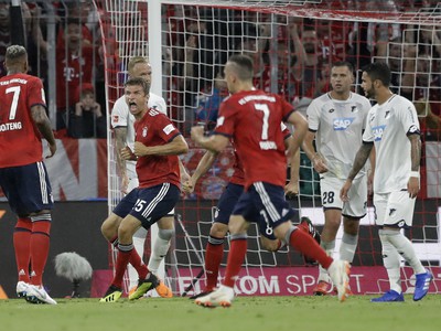 Thomas Müller a jeho gólové oslavy so spoluhráčmi