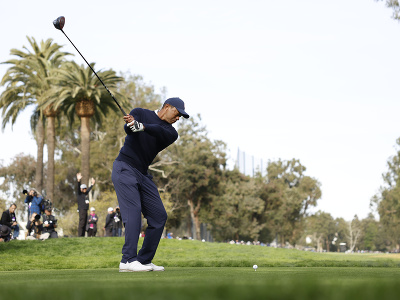 Tiger Woods sa po siedmich mesiacoch vrátil na okruh PGA Tour