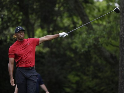 Americký golfista Tiger Woods sa teší po výhre na turnaji kategórie major v americkej Auguste