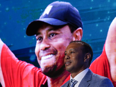 Amerického golfistu Tigera Woodsa v stredu uviedli do Siene slávy