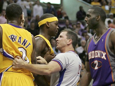 Tim Donaghy ukľudňuje Bryanta