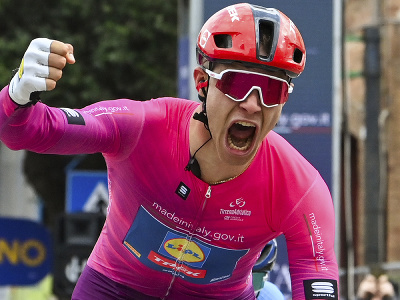 Taliansky cyklista Jonathan Milan vyhral 4. etapu pretekov Tirreno - Adriatico