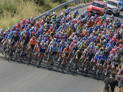 Cyklisti počas 4. etapy Tirreno-Adriatico 2020