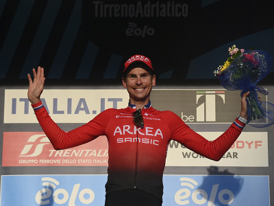 Francúzsky cyklista Warren Barguil triumfoval v piatkovej 5. etape pretekov Tirreno-Adriatico