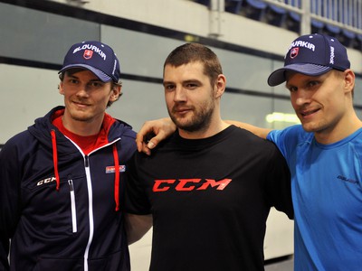 Zľava: Hokejisti Tomáš Kopecký,