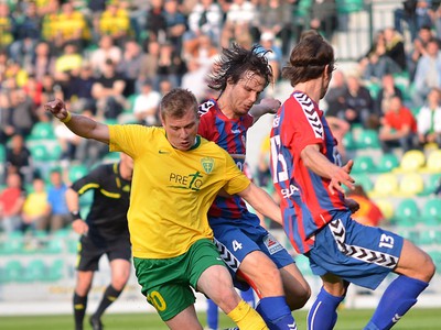 Tomáš Majtán z MŠK Žilina a Martin Komárek, Filip Lukšík z FK Senica