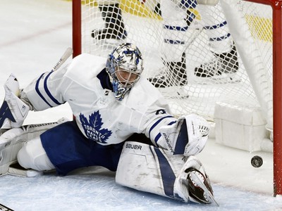Frederik Andersen v bráne Toronto Maple Leafs.