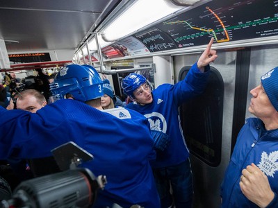 Hráči Toronta išli na tréning metrom