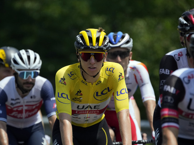Tadej Pogačar počas 10. etapy Tour de France