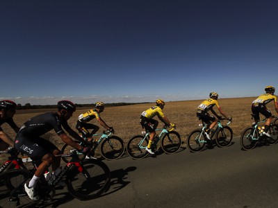 Cyklisti počas 11. etapy Tour de France