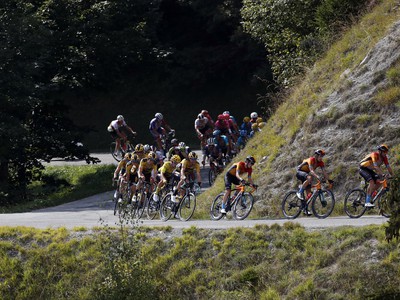 Cyklisti počas 17. etapy na Tour de France