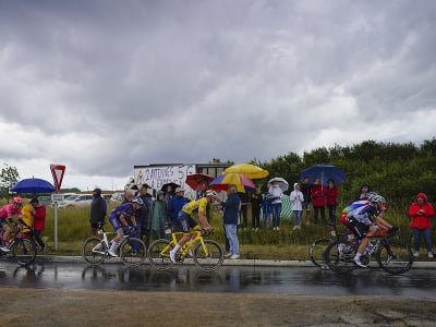 Cyklisti počas 3. etapy Tour de France
