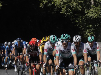 Cyklisti počas 7. etapy Tour de France