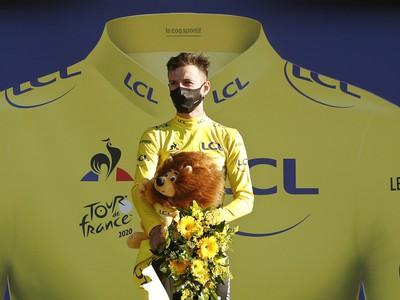 Adam Yates v žltom drese pre vedúceho pretekára Tour de France