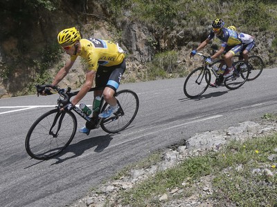 Christopher Froome si aj po 9. etape udržal žltý dres