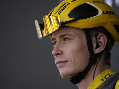 Na snímke dánsky cyklista Jonas Vingegaard (Team Jumbo-Visma ) v žltom drese