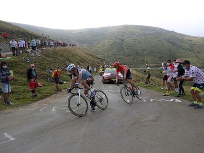 Víťazom ôsmej etapy Tour de France sa stal Nans Peters