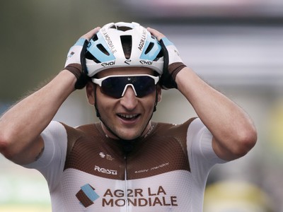 Francúzsky cyklista Nans Peters zvíťazil v sobotňajšej 8. etape Tour de France