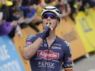 Belgičan Tim Merlier zvíťazil v záverečnom špurte 3. etapy 108. ročníka Tour de France