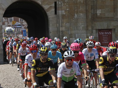 Cyklisti počas deviatej etapy Tour de France