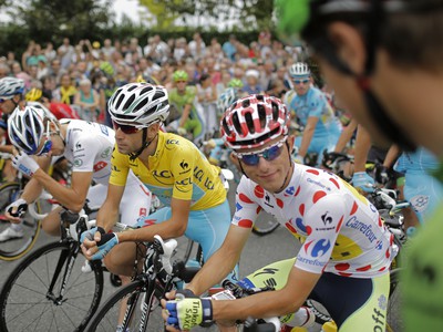 Peter Sagan (v zelenom), Vincenzo Nibali (v žltom) a Rafal Majka na štarte 18. etapy
